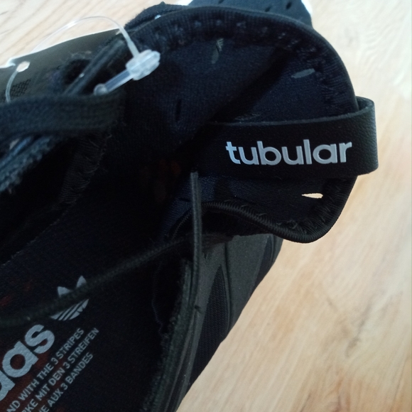 🔥NWT adidas Tubular Viral (W) Sneakers - Picture 7 of 7